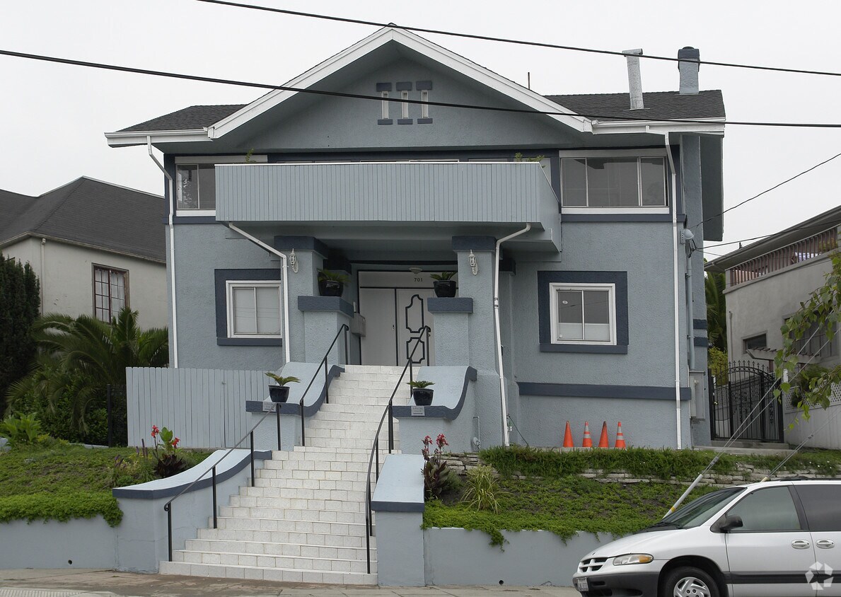 Primary Photo - 701 Rand Ave