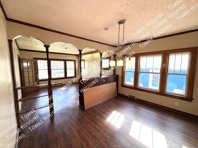 Foto del edificio - 2418 Whitney Ave