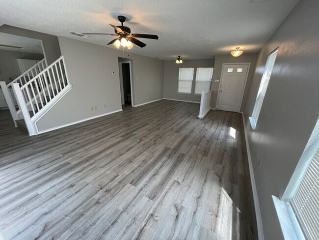 Foto del edificio - Coming soon..... Beautiful  3 bedroom 2 bath