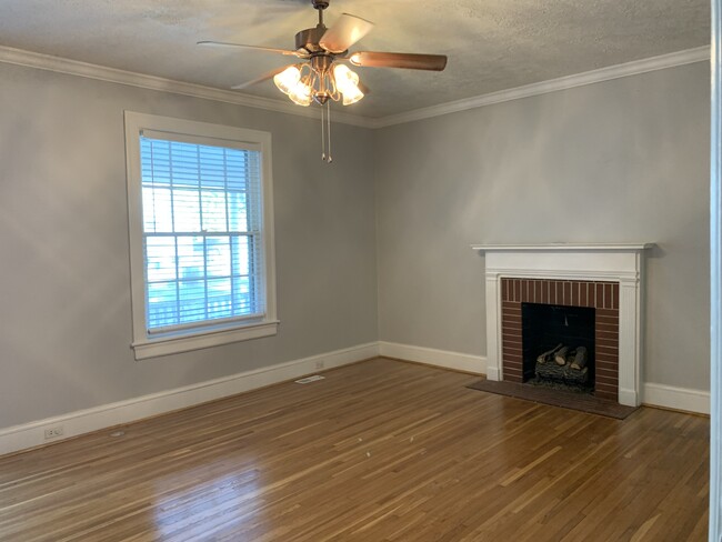 Living room - 166 Montague St