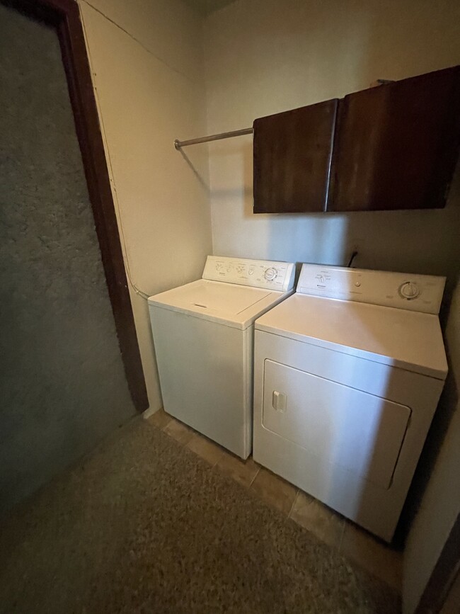 Building Photo - 1300 NE Williams St