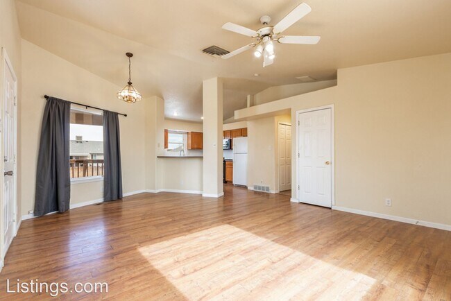 Foto del edificio - 3 br, 2 bath House - 658 S Granby Lane