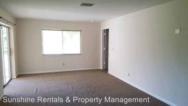 Foto del edificio - 1400 SE 30th St