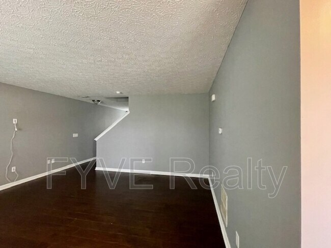 Foto del edificio - 6326 Pompano St
