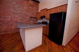 Building Photo - 235 N Market Ave