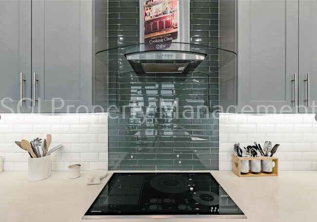 Foto del edificio - Gorgeous townhome ready for move in