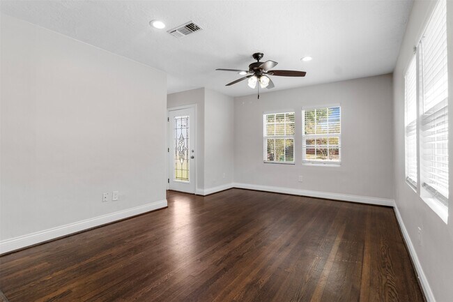 Foto del edificio - 714 Ogilvie St