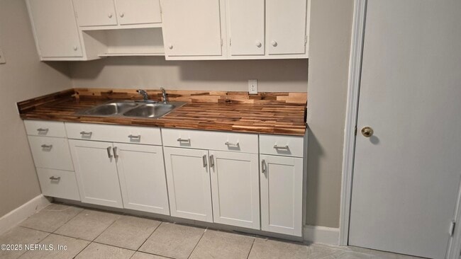 Foto del edificio - 2619 Bywood Rd