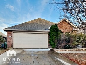 Building Photo - 4613 Redbud Dr