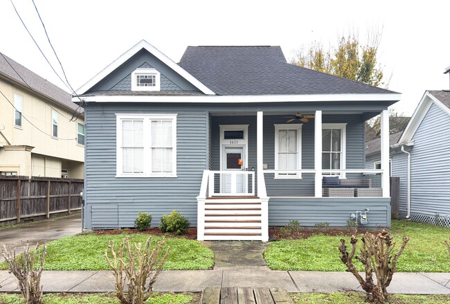 Building Photo - 1613 Summer St