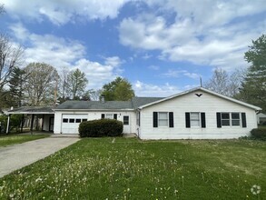 Building Photo - 512 Plum St
