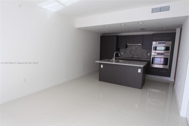 Building Photo - 7875 NW 107th Ave