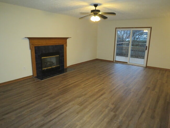 Building Photo - 4012 Cailin Dr