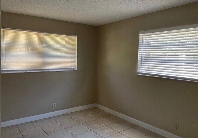 Building Photo - 812 Johnson St