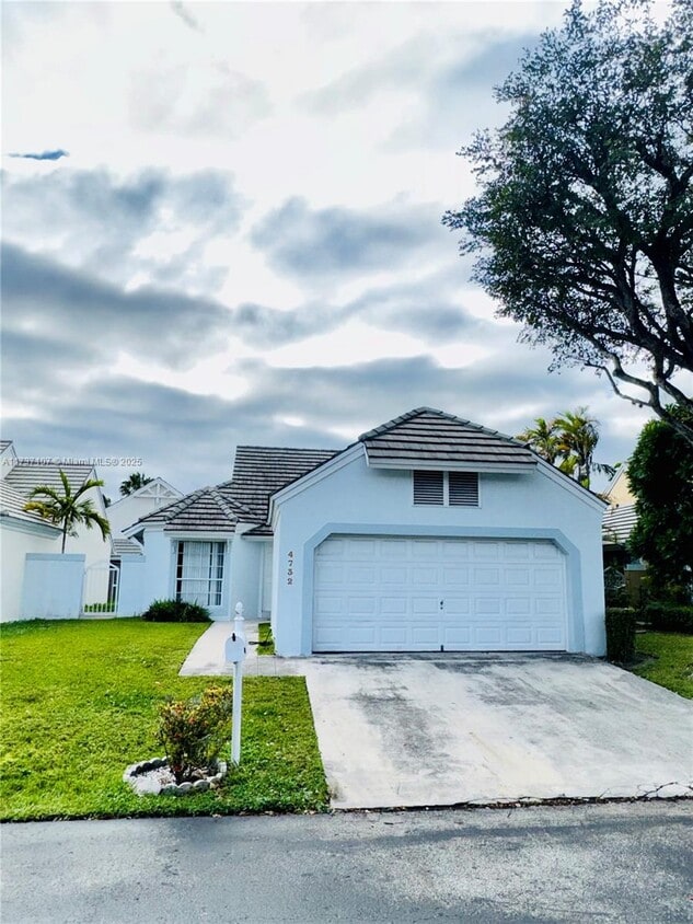 Primary Photo - 4732 NW 98th Pl