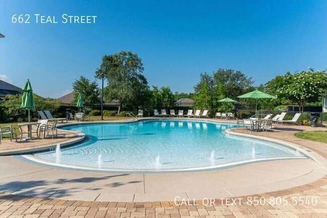 Building Photo - 662 Teal St