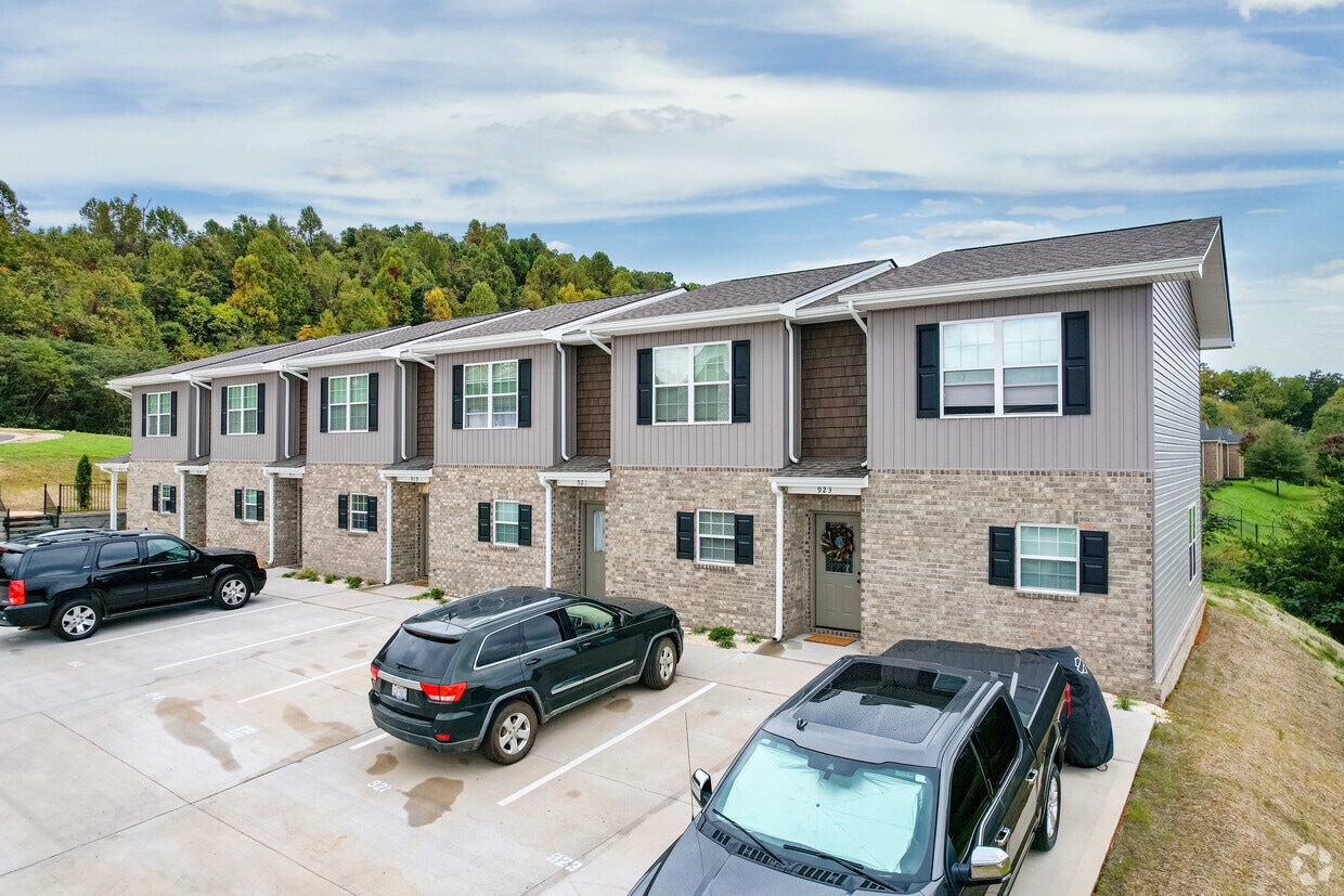 Building Photo - Warrior Hill Townhomes