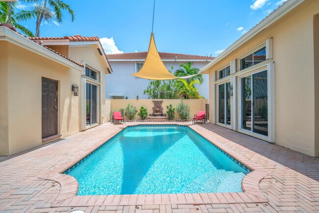 Foto del edificio - 16348 NW 12th St