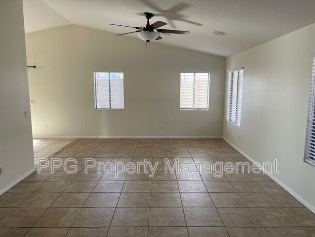 Building Photo - 11417 W Pinehollow Dr