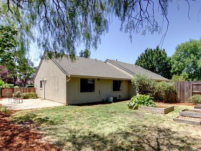Building Photo - 3031 Oyster Bay Ave