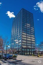 Building Photo - 1000 Elm St
