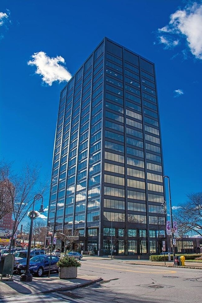 Building Photo - 1000 Elm St