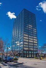 Building Photo - 1000 Elm St