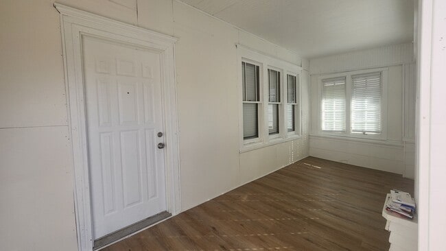 Building Photo - Rent your way to a brighter future!