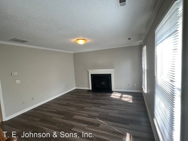 Building Photo - 3 br, 2 bath House - 108 Edgedale Ct.