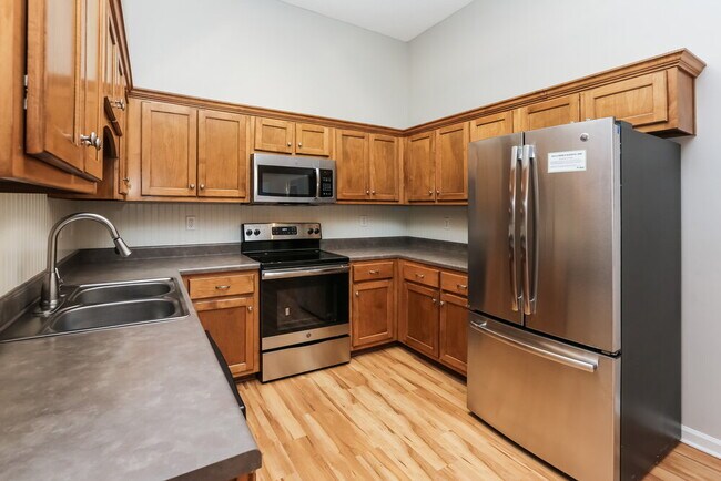 Foto del edificio - 7135 Maple Grove Rd