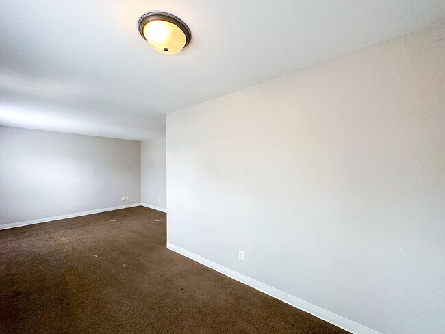 Building Photo - 2810 Adams