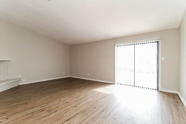 Foto del edificio - 7900 Bermejo Rd