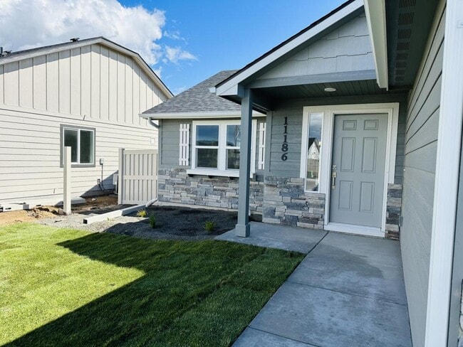 Building Photo - 11186 Nora Dr