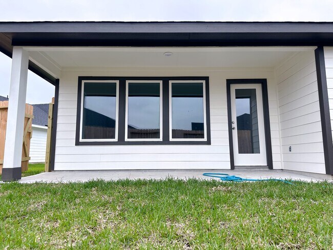 Foto del edificio - 31718 Featherstone Trl