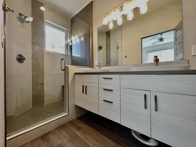 Building Photo - 1331 Florida Rd