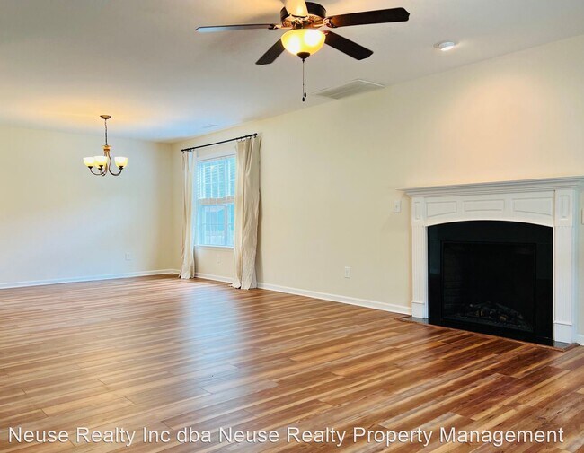 Building Photo - 4 br, 2.5 bath House - 260 Sellhorn Blvd