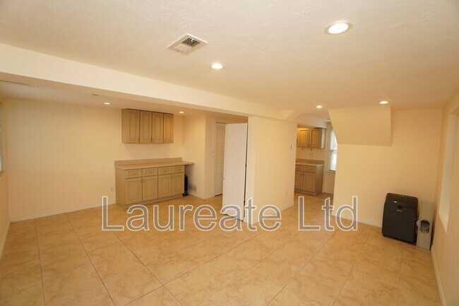 Foto del edificio - 2376 S Race St