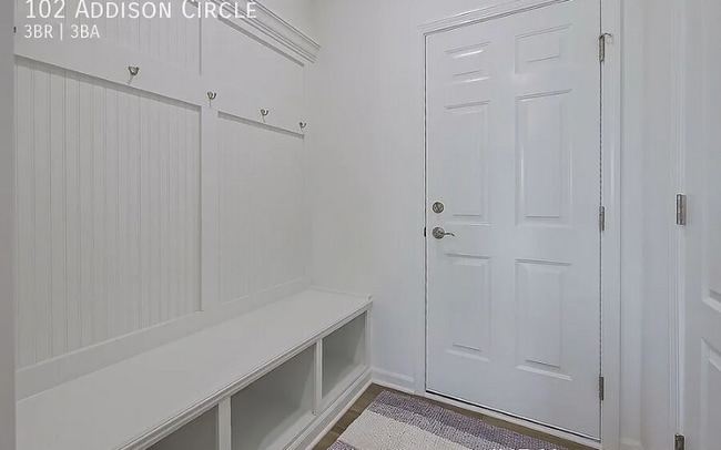 Building Photo - 102 Addison Cir