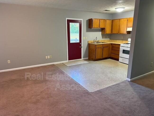 Building Photo - 105 Ridge St