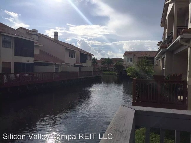 Building Photo - 10422 La Mirage Ct