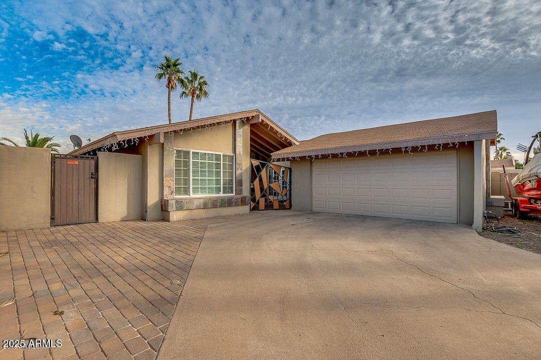 Primary Photo - 2201 N 87th Way