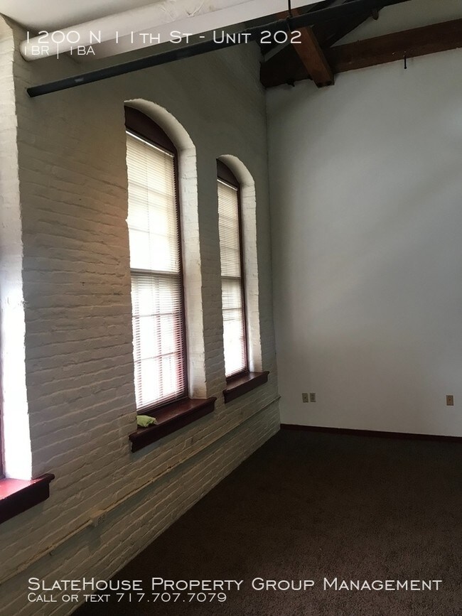 Building Photo - Converted Warehouse Apartment Space