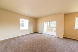 Building Photo - Reserve at Hawk's Ridge