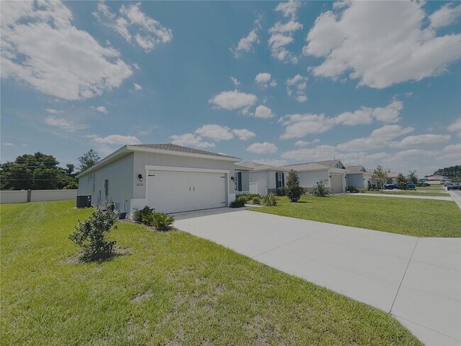 Foto del edificio - 5830 SW 78th Ave Rd