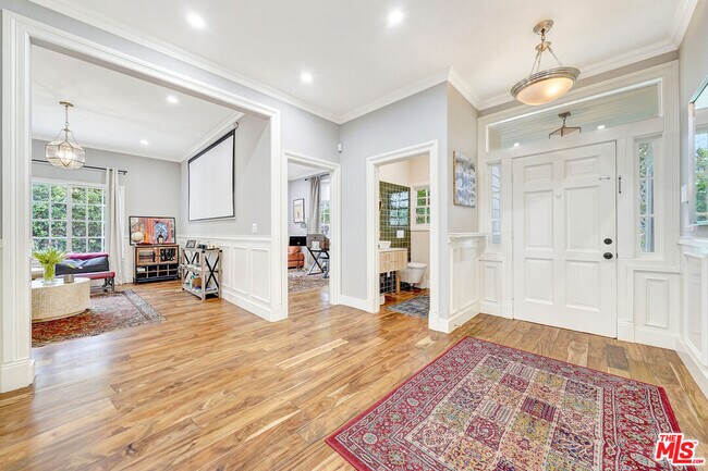 Foto del edificio - 5111 Babcock Ave