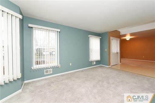 Building Photo - 123 Jared Dr