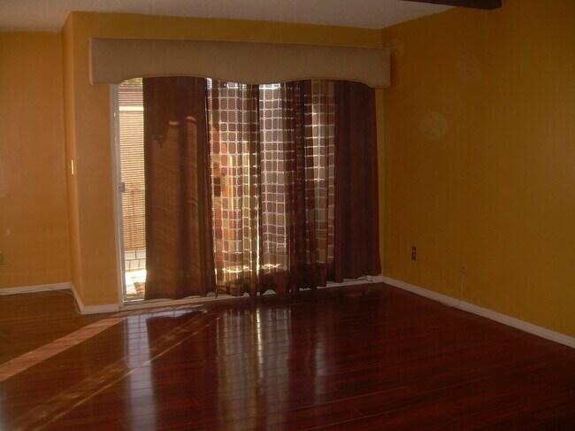 Foto del edificio - 727 N Eucalyptus Ave