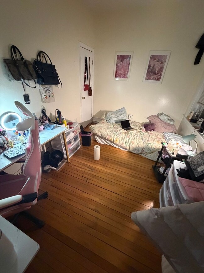 Foto del edificio - 2BR 1Bth unit. Heat/Hot Water included. Great location!