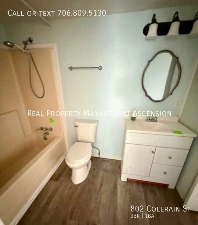 Foto del edificio - 802 Colerain St