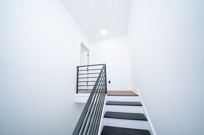 Foto del edificio - 4927 Catharine St